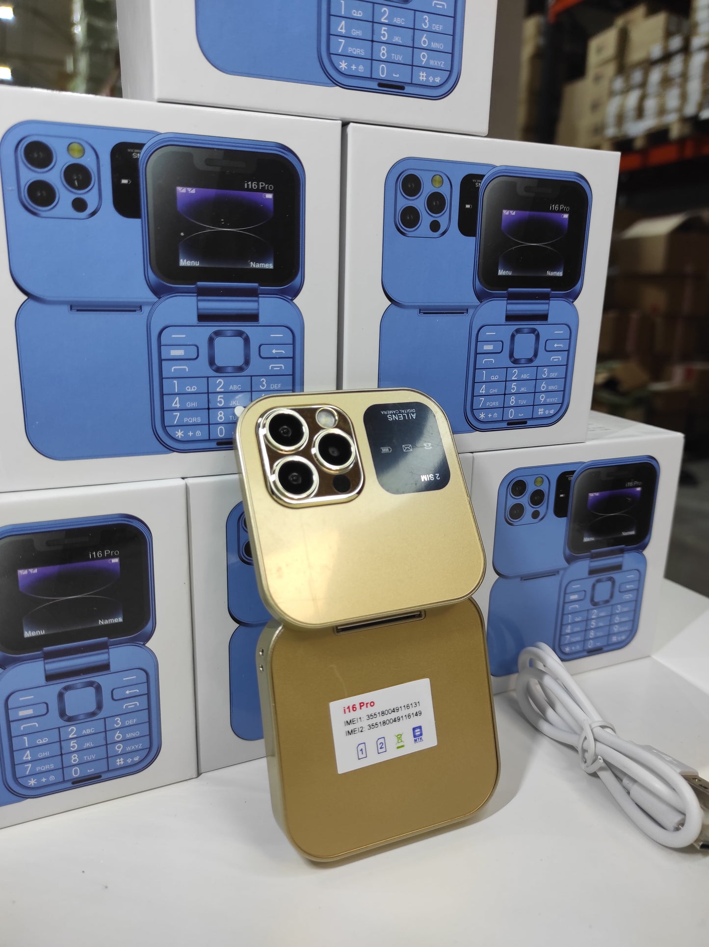 Teléfono plegable con doble pantalla i16 Pro oro - additional image 9